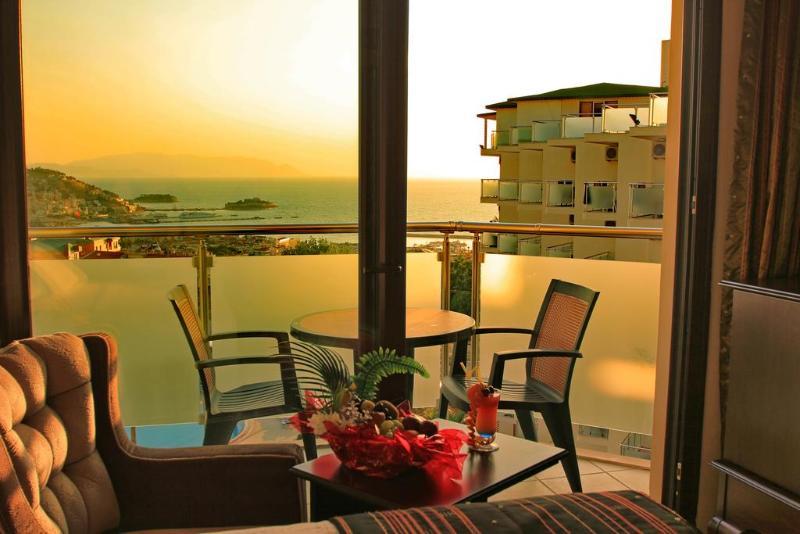 Odelia Resort Hotel คูซาดาซี ภายนอก รูปภาพ