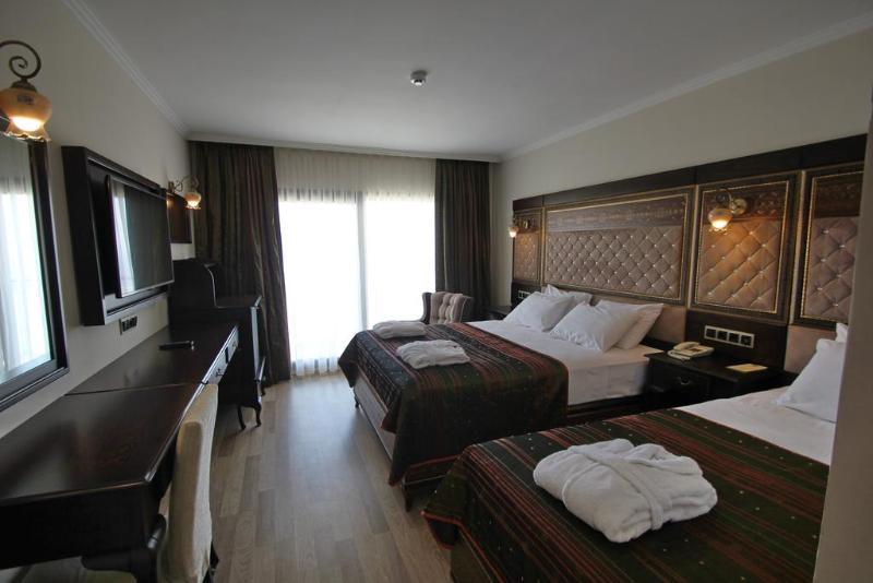 Odelia Resort Hotel คูซาดาซี ภายนอก รูปภาพ