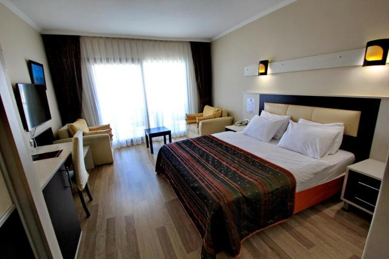 Odelia Resort Hotel คูซาดาซี ภายนอก รูปภาพ